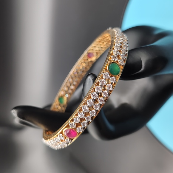 Gold Toned Textured Pattern Bracelet With Rubies And Coloured Faceted Stones - Picture 3 of 10